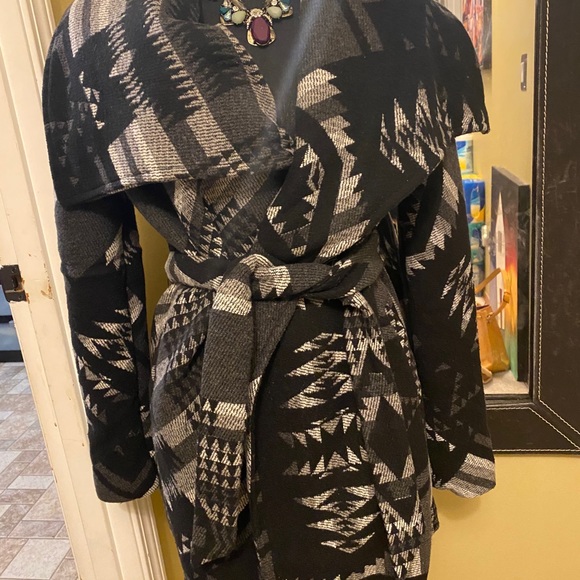 Polyester jacket - Picture 2 of 5